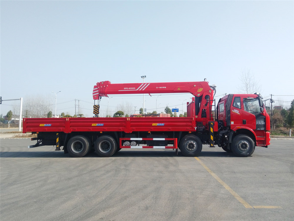 解放J6前四后八/三一16噸5節臂隨車吊