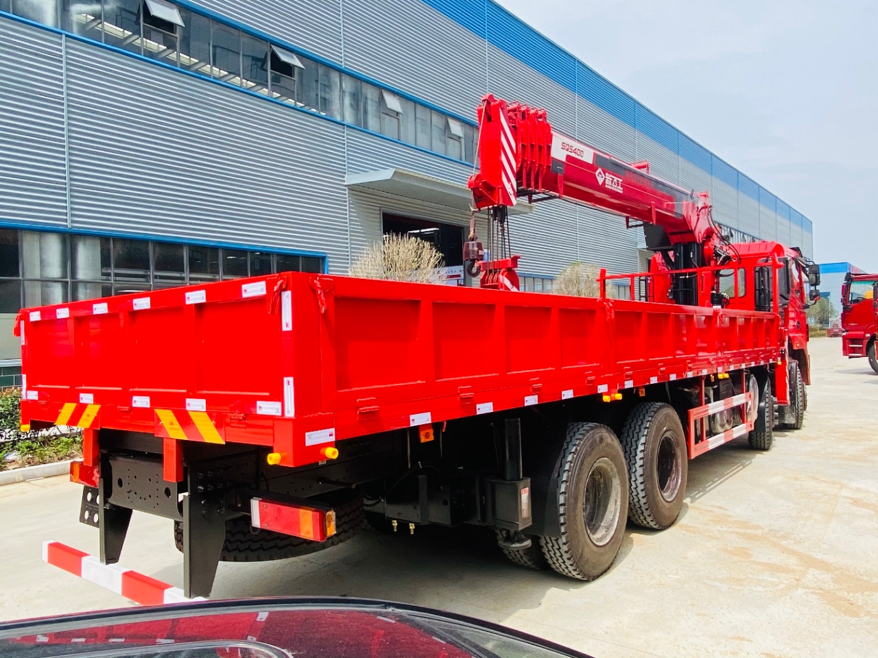 東風(fēng)錦程V6前四后八新飛工14噸五節(jié)臂吊機(jī)隨車吊