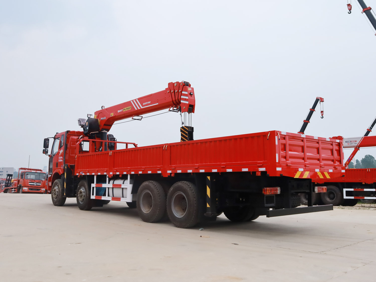 解放J6L前四后八/三一14噸直臂式吊機(jī)隨車(chē)吊