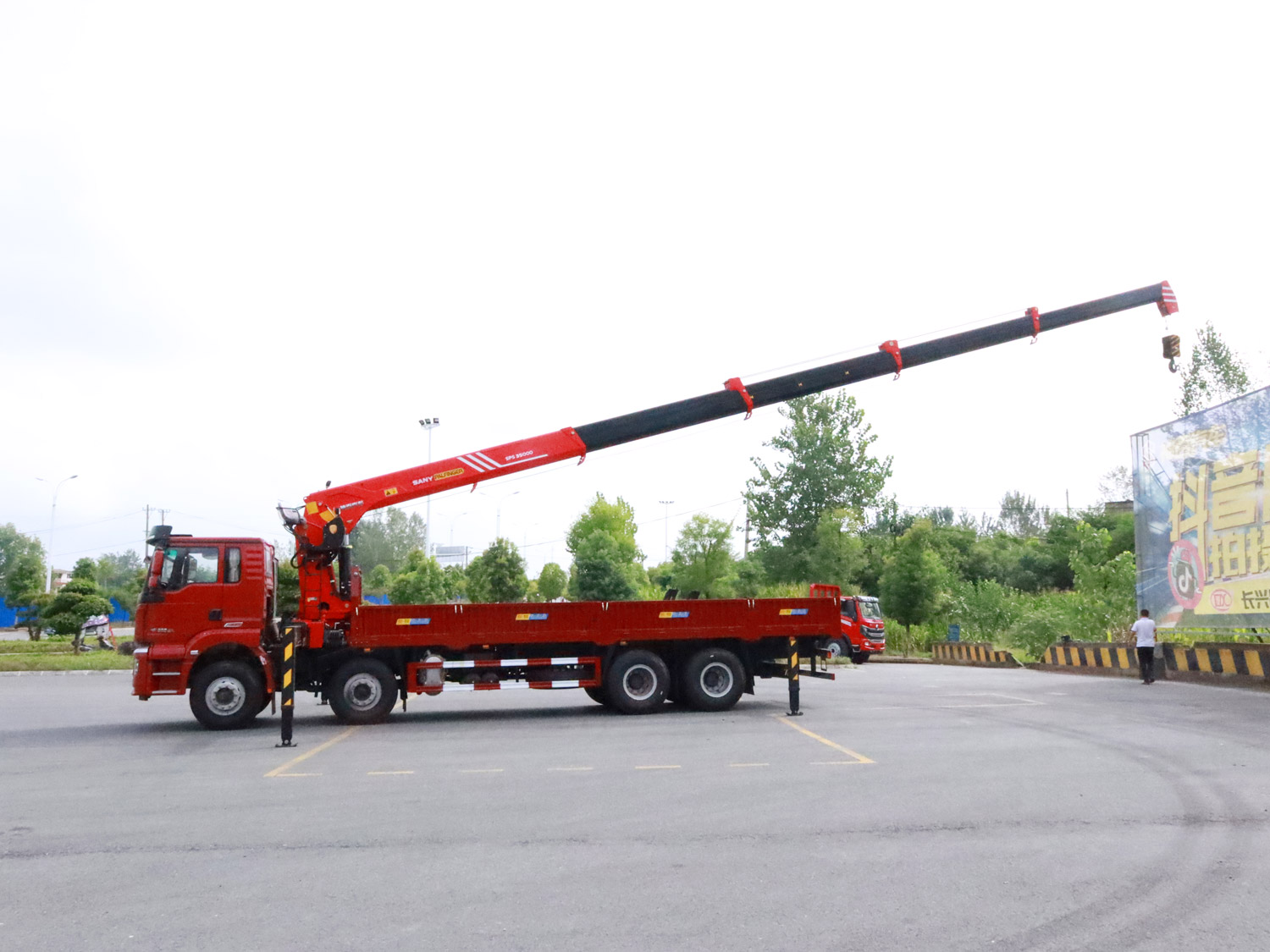 陜汽軒德翼3前四后八/三一14噸直臂式吊機(jī)隨車吊