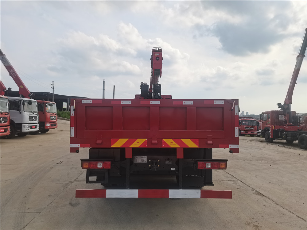 陜汽德龍前四后八/三一14噸5節(jié)臂隨車吊