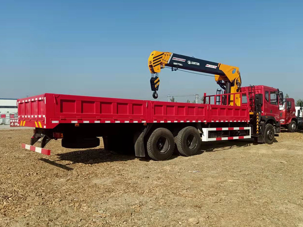 東風(fēng)華神T5后雙橋駿通12噸四節(jié)臂吊機(jī)隨車吊