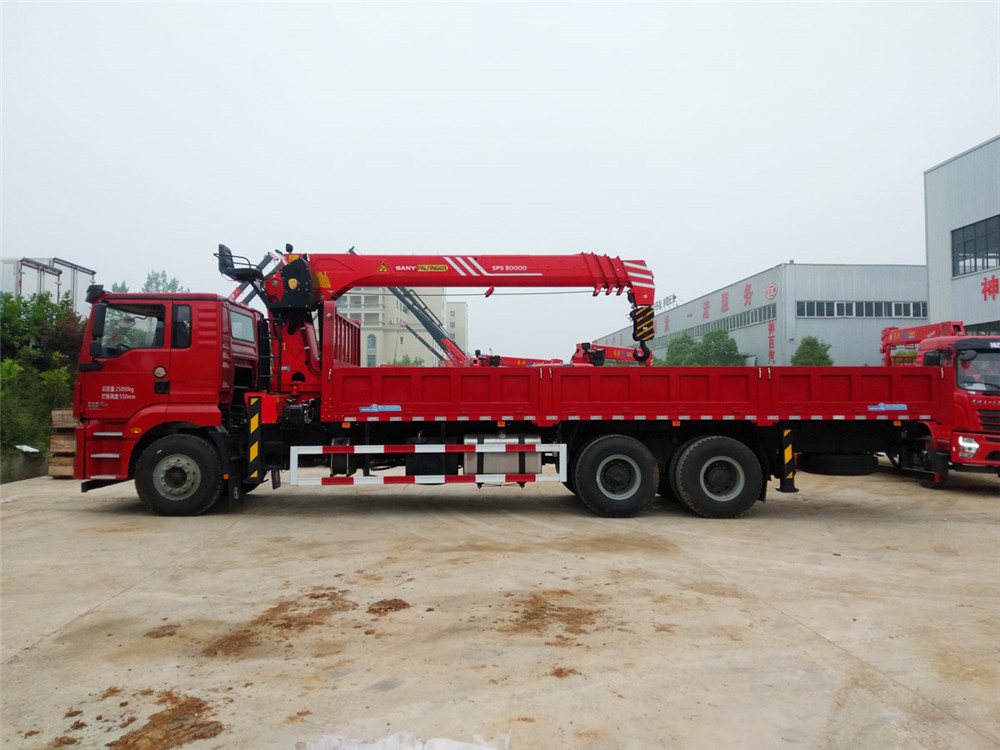 陜汽德龍后八輪上裝三一12噸4節臂