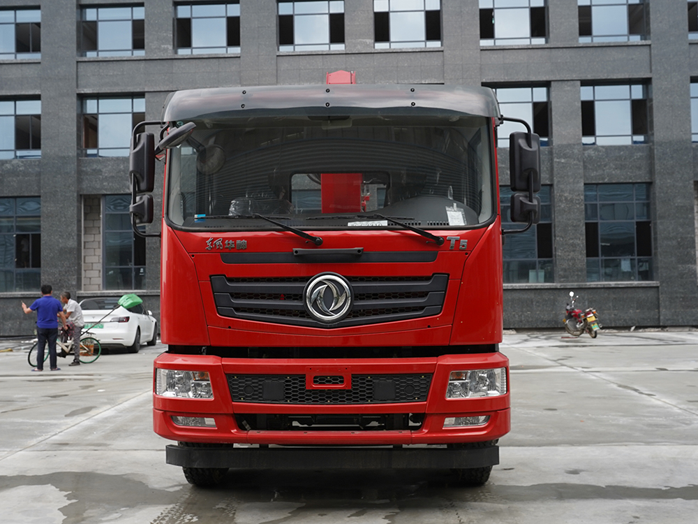 東風T5后雙橋新飛工12噸五節(jié)直臂吊機隨車吊