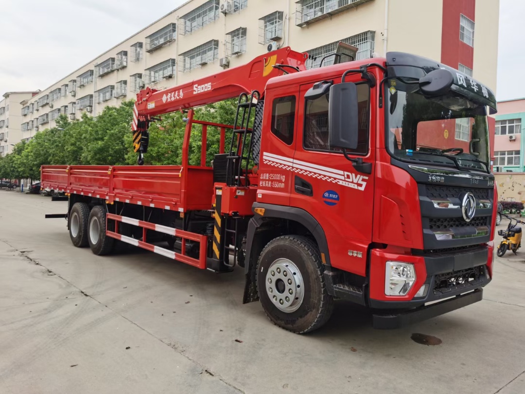 東風(fēng)華神DV5后八輪宏昌天馬12噸五節(jié)臂吊機隨車吊