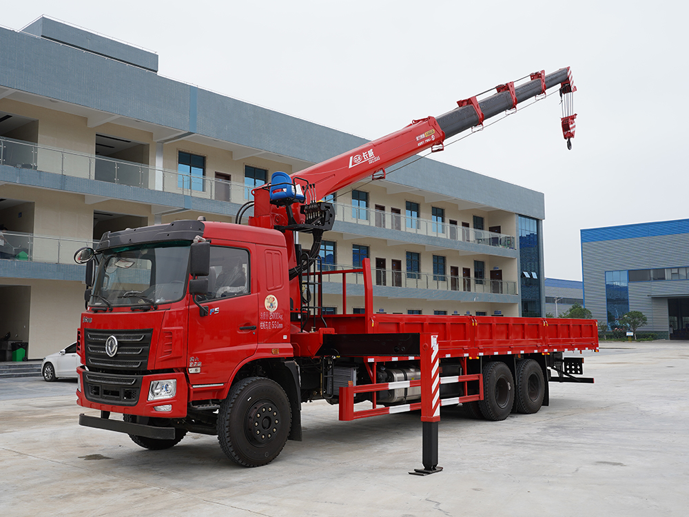 東風華神F5后雙橋長威12噸五節直臂吊機隨車吊