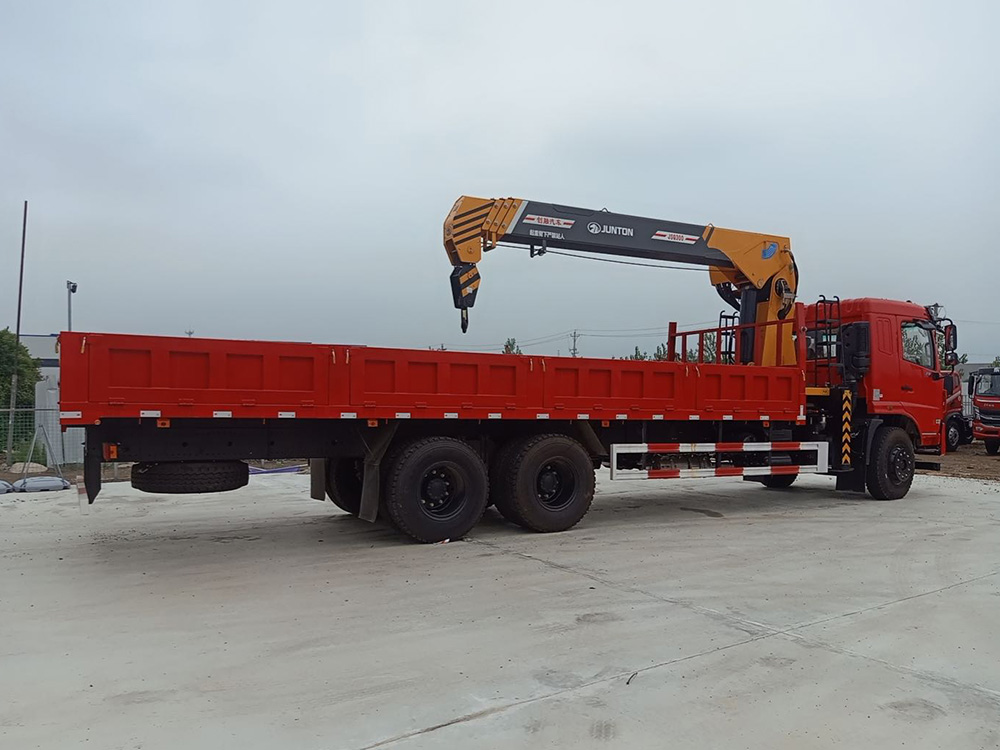 東風華神F5后雙橋駿通12噸四節臂吊機隨車吊