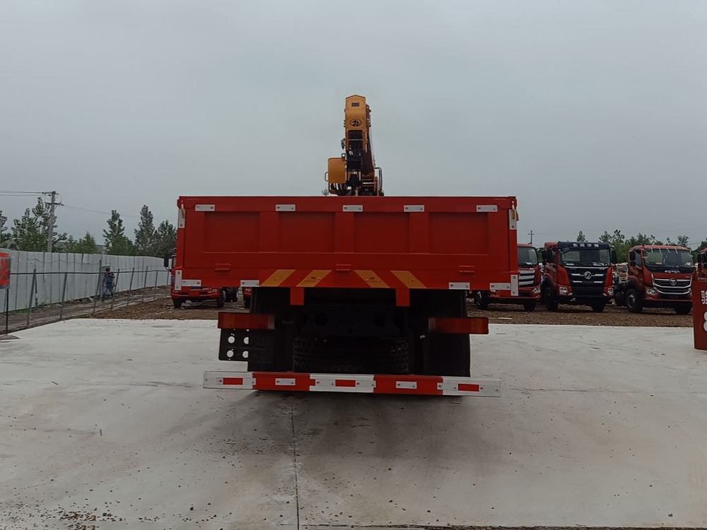 東風華神F5后雙橋駿通12噸四節臂吊機隨車吊