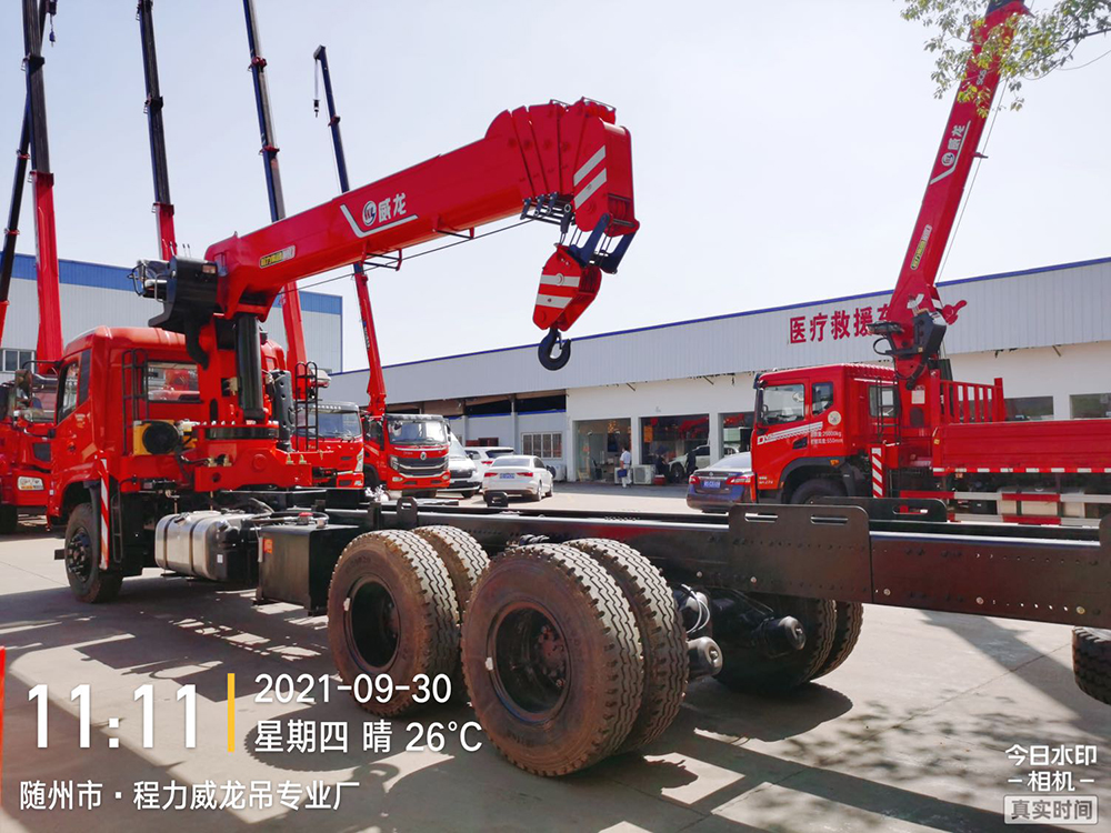 東風天錦后八輪威龍12噸 5節臂吊機隨車吊