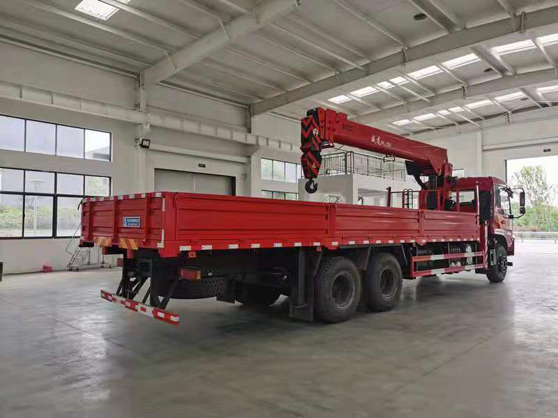 東風(fēng)暢行D3V后八輪威龍12噸4節(jié)臂吊機(jī)隨車吊