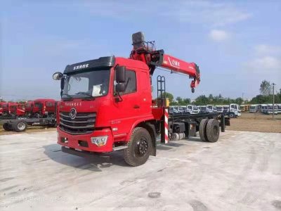 東風暢行D3威龍10噸5節臂吊機隨車吊