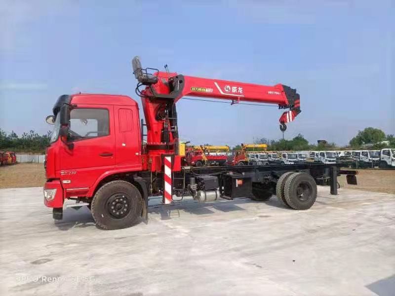 東風暢行D3威龍10噸5節臂吊機隨車吊