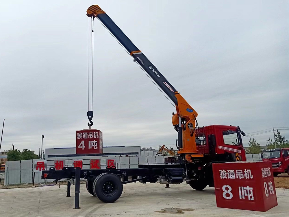 東風華神DV5駿通8噸4節吊機隨車吊