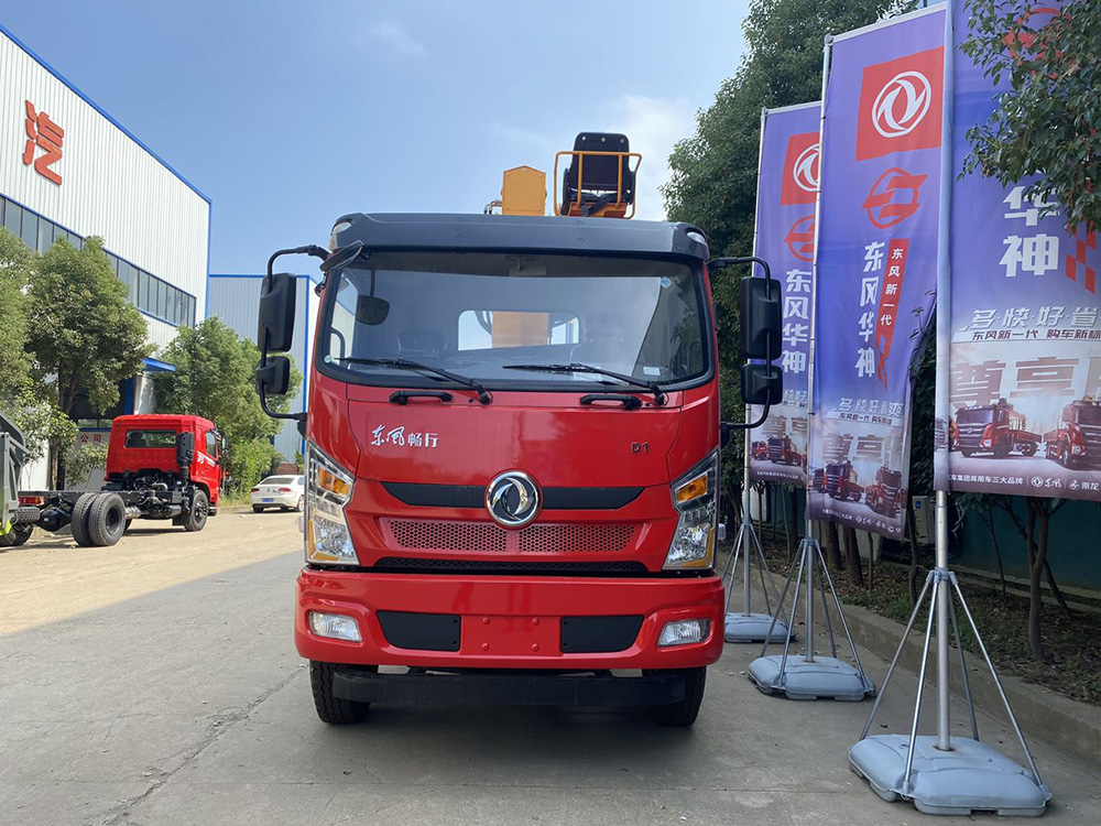 東風(fēng)暢行D1單橋駿通8噸四節(jié)臂吊機隨車吊