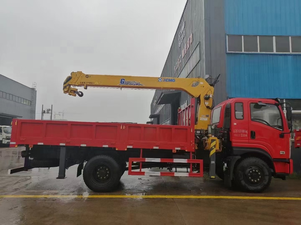 東風暢行D1徐工7噸四節(jié)直臂吊機隨車吊