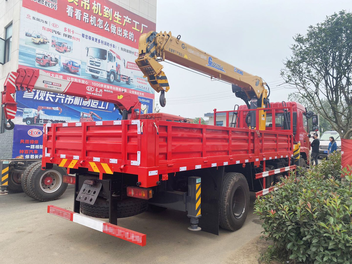 東風華神F5排半徐工8噸直臂式吊機隨車吊