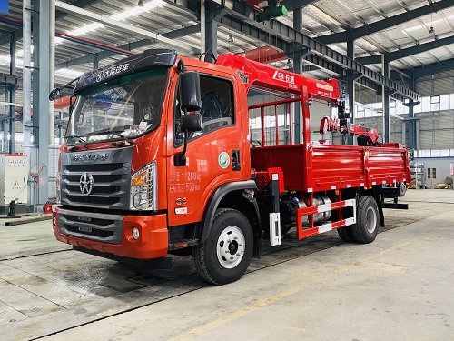 大運小黃牌單橋長威5噸四節直臂吊機隨車吊