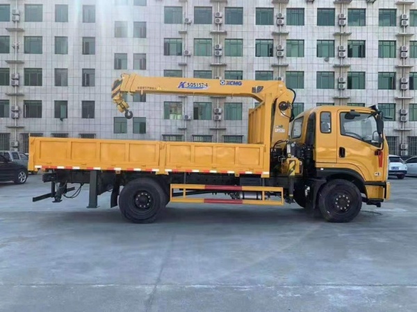 東風(fēng)暢行D1徐工6.3噸四節(jié)直臂吊機(jī)隨車吊