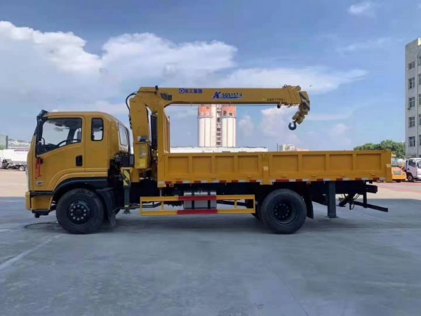 東風(fēng)暢行D1徐工6.3噸四節(jié)直臂吊機(jī)隨車吊