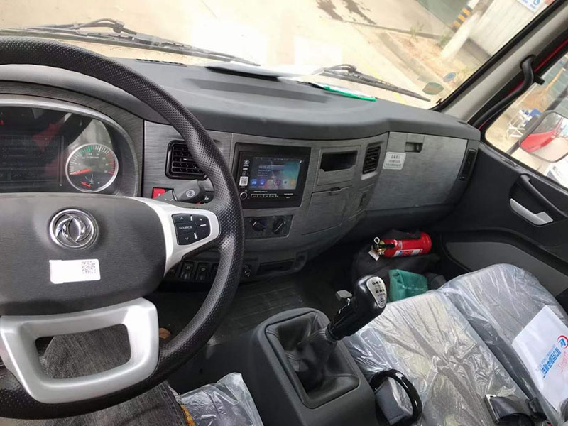 東風(fēng)錦程后八輪平板運(yùn)輸車