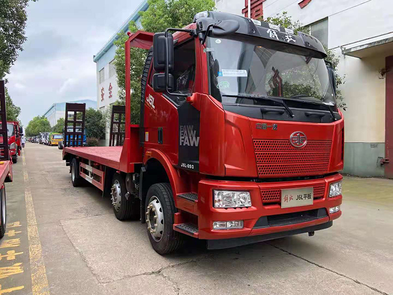 解放J6L牌前四后四平板運(yùn)輸車