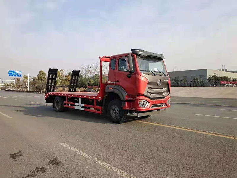 重汽豪沃新款平板運輸車