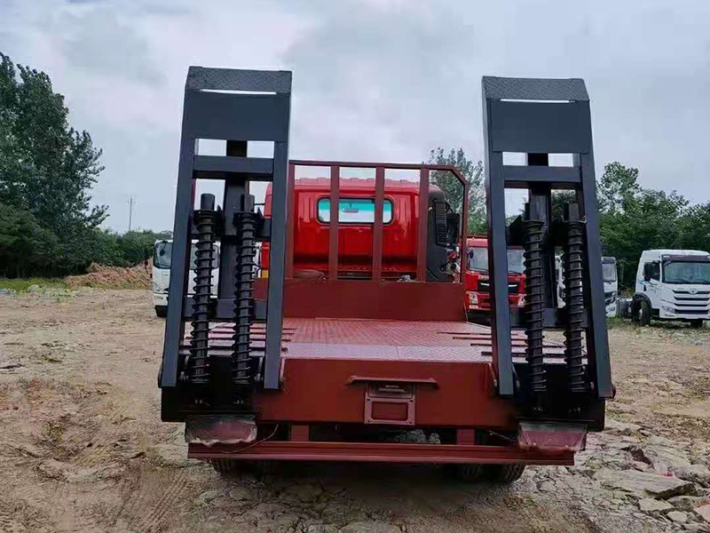 重汽王牌藍(lán)牌平板運輸車