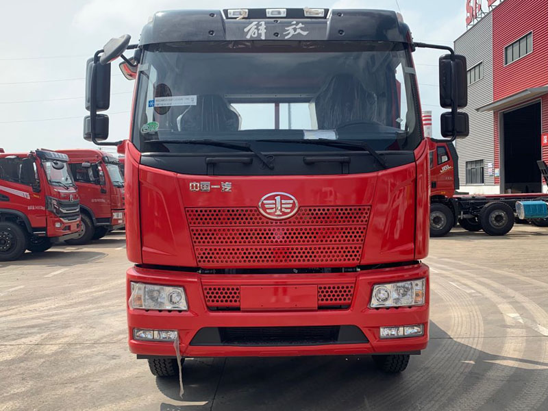 解放J6L平板車運輸車