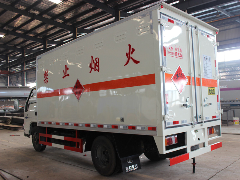 江鈴黃牌爆破器材運(yùn)輸車