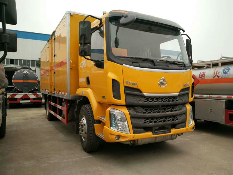 柳汽6.6米爆破器材運輸車