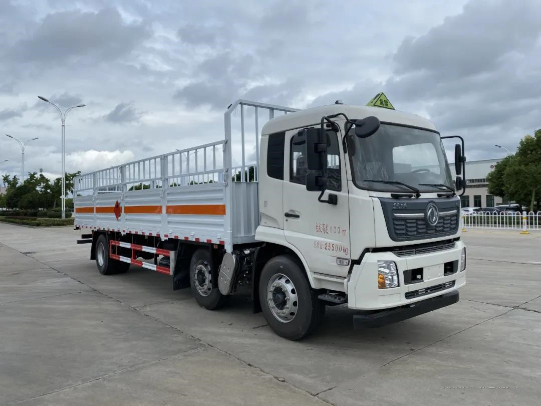 東風天錦前四后四8.6米高欄貨廂氣瓶運輸車