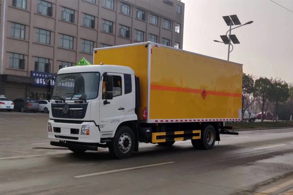 東風天錦爆破器材運輸車