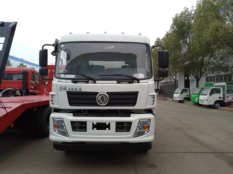 東風天錦爆破器材運輸車