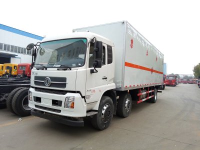 東風天錦8.6米氣體廂式車