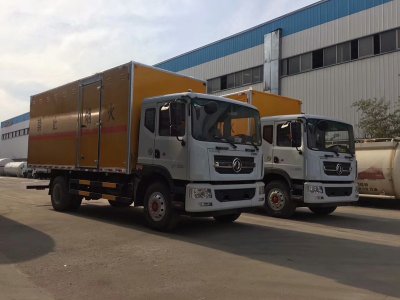 東風6.3米爆破器材運輸車