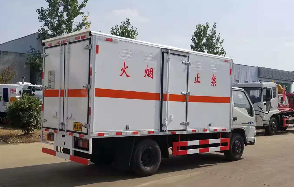 江鈴藍牌4.2米氣瓶廂運輸車