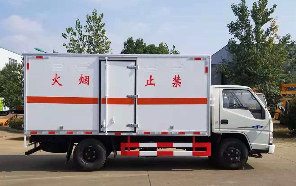 江鈴藍牌4.2米氣瓶廂運輸車