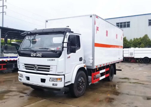 東風多利卡5.1米氣瓶廂式車