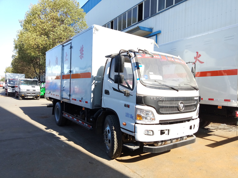 福田5.1米爆破器材車