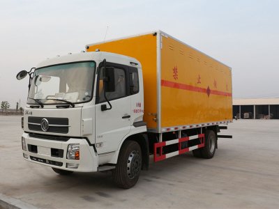 東風天錦6.2米爆破器材車