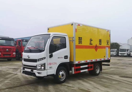 上汽躍進3米貨廂爆破器材運輸車