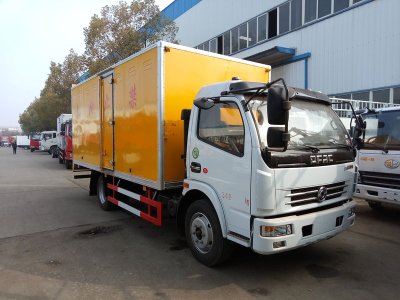 東風多利卡5.1米毒性感染性廂式車