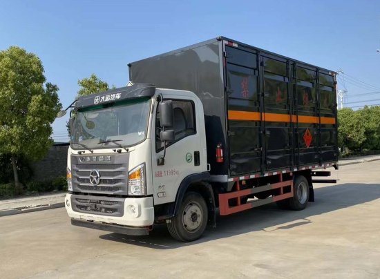 大運液體廂式運輸車