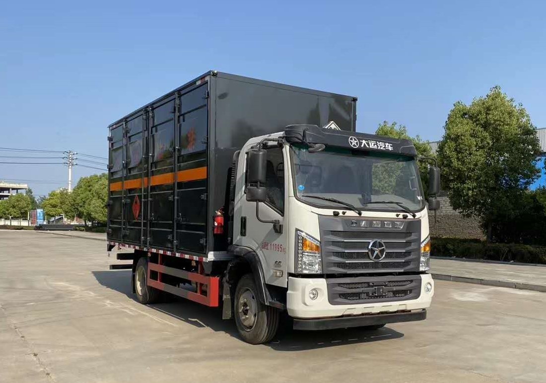 大運(yùn)液體廂式運(yùn)輸車(chē)