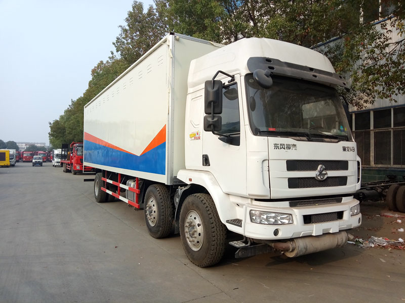 柳汽9.6米液體廂式車