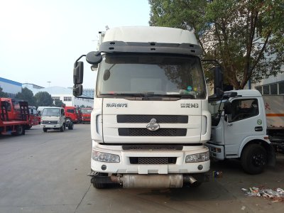 柳汽9.6米液體廂式車