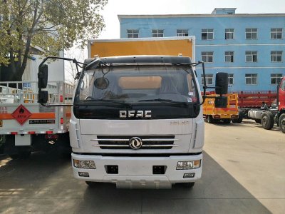 東風多利卡5.1米液體廂式車