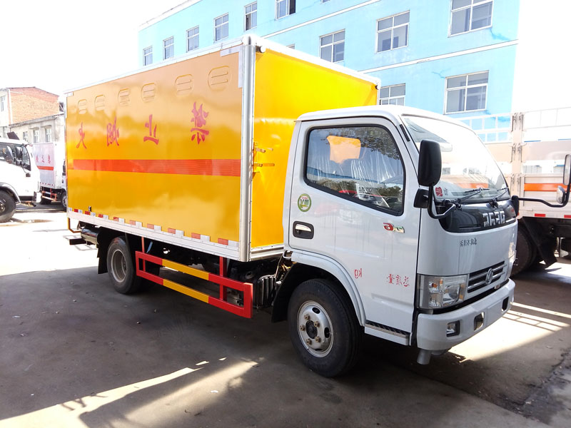 東風多利卡4.1米液體廂式車