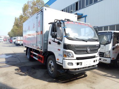 福田5.1米腐蝕品廂式車