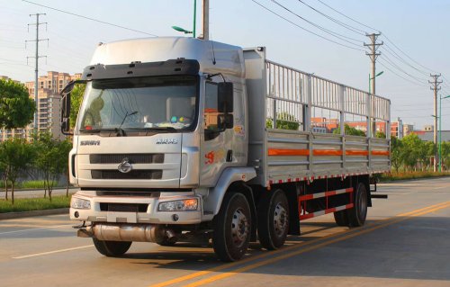 柳汽9.6米氣瓶運輸車